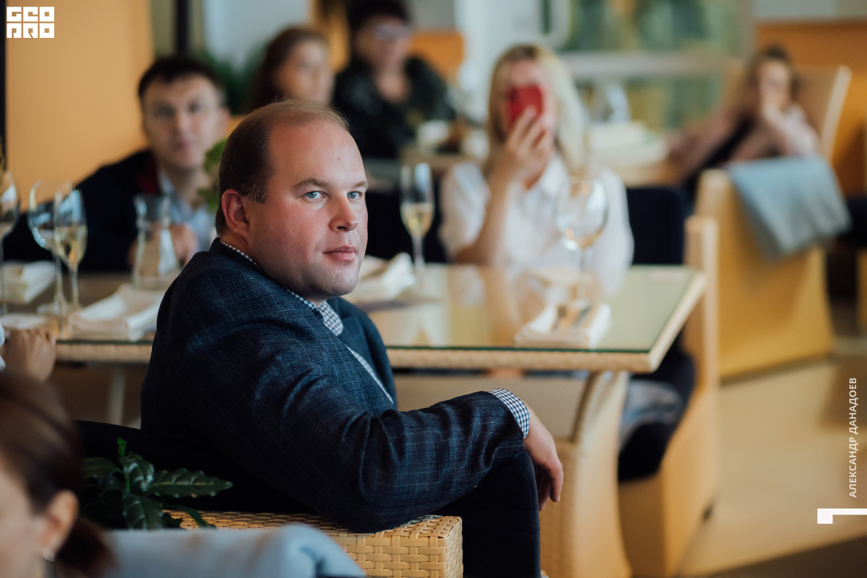 Гастрономический ужин в roof top bar "МАЯКОВСКИЙ" совместно с проектом LWine и Винной Академией WineState 26