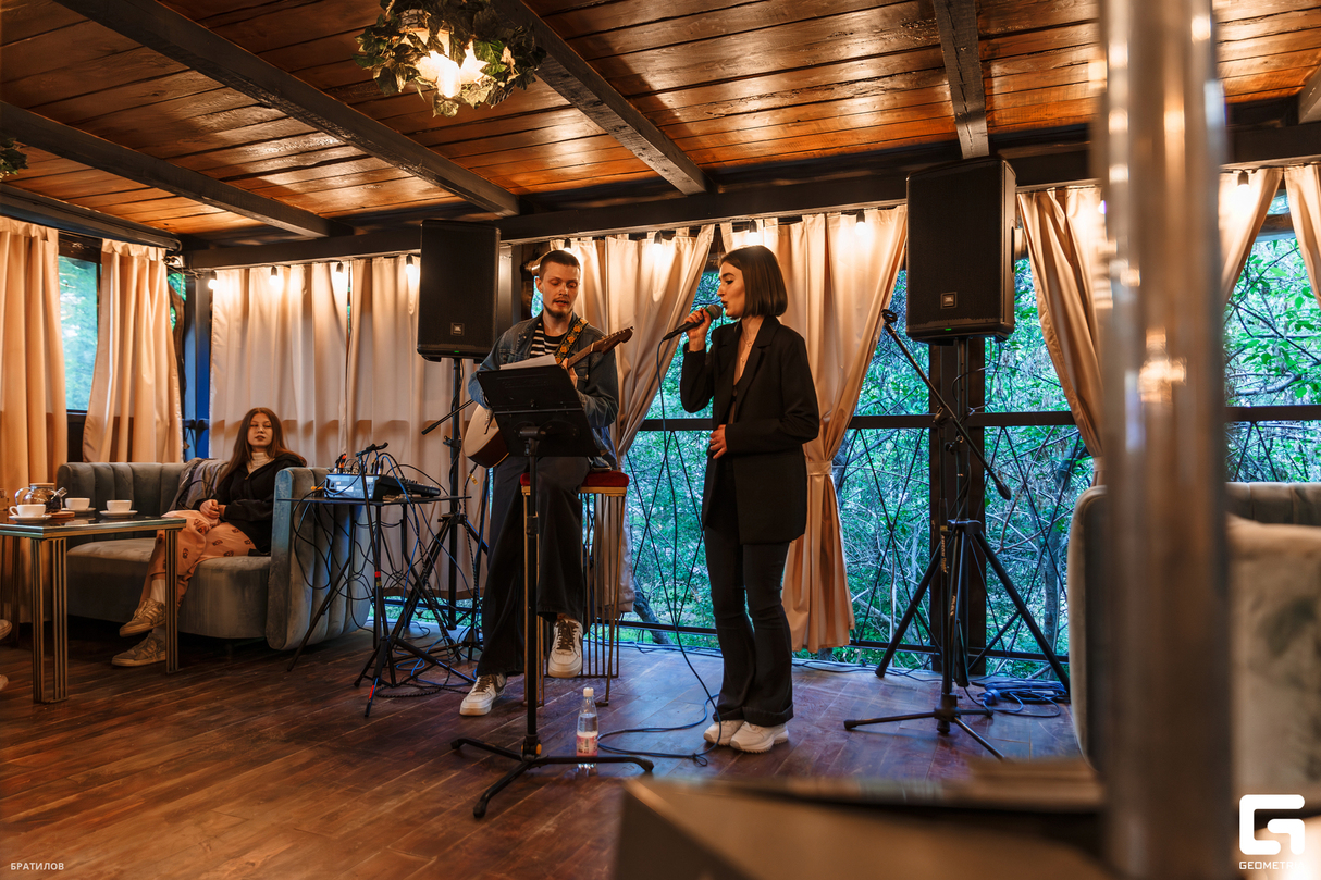Суббота в баре Haze Bar 21