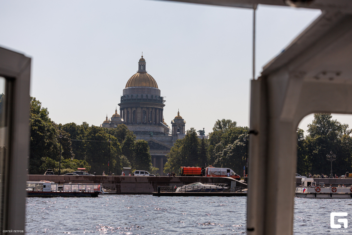 «Морская традиция» рейс к полуденному выстрелу из пушки Петропавловской крепости 21