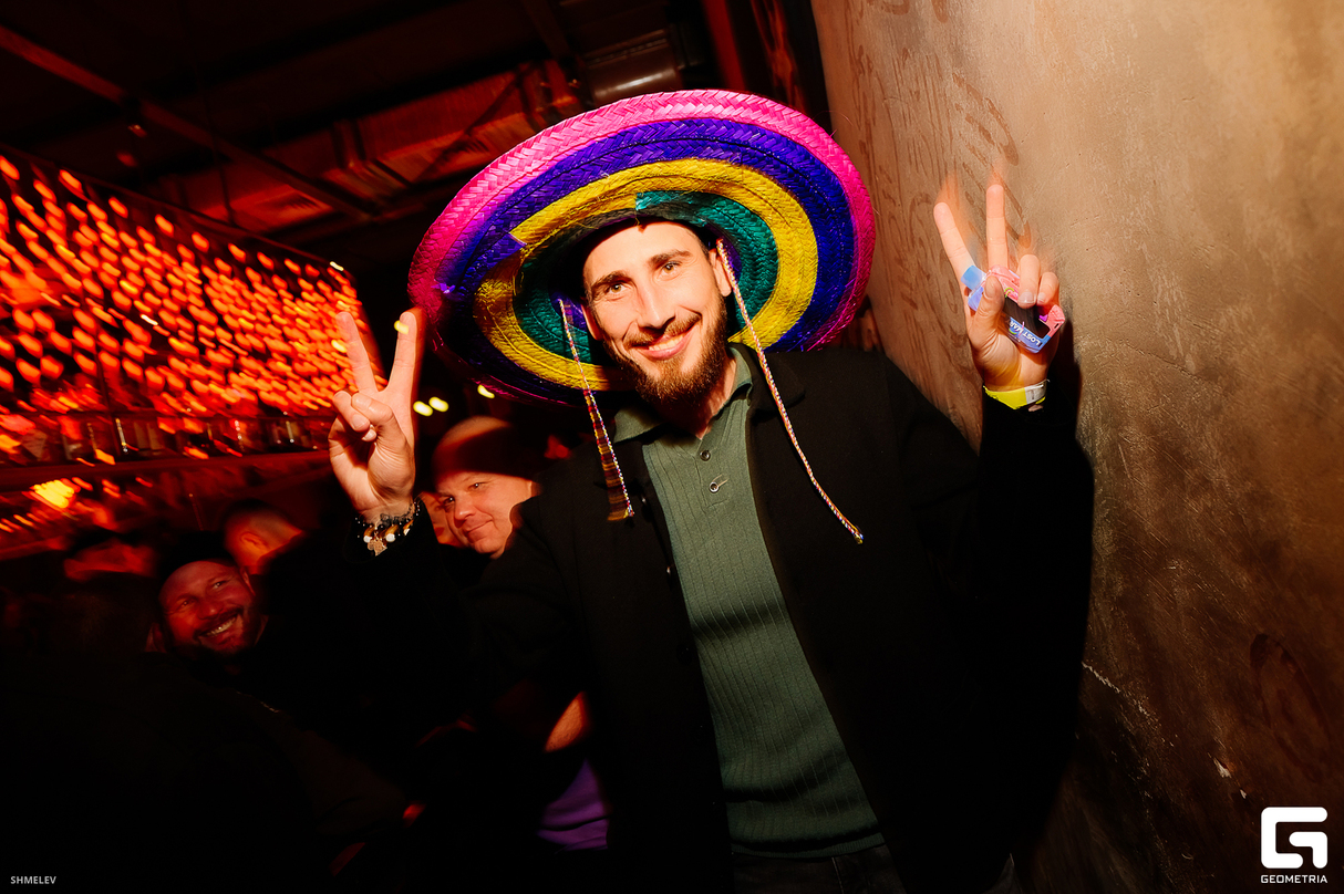RUSSO BAILANDO 19