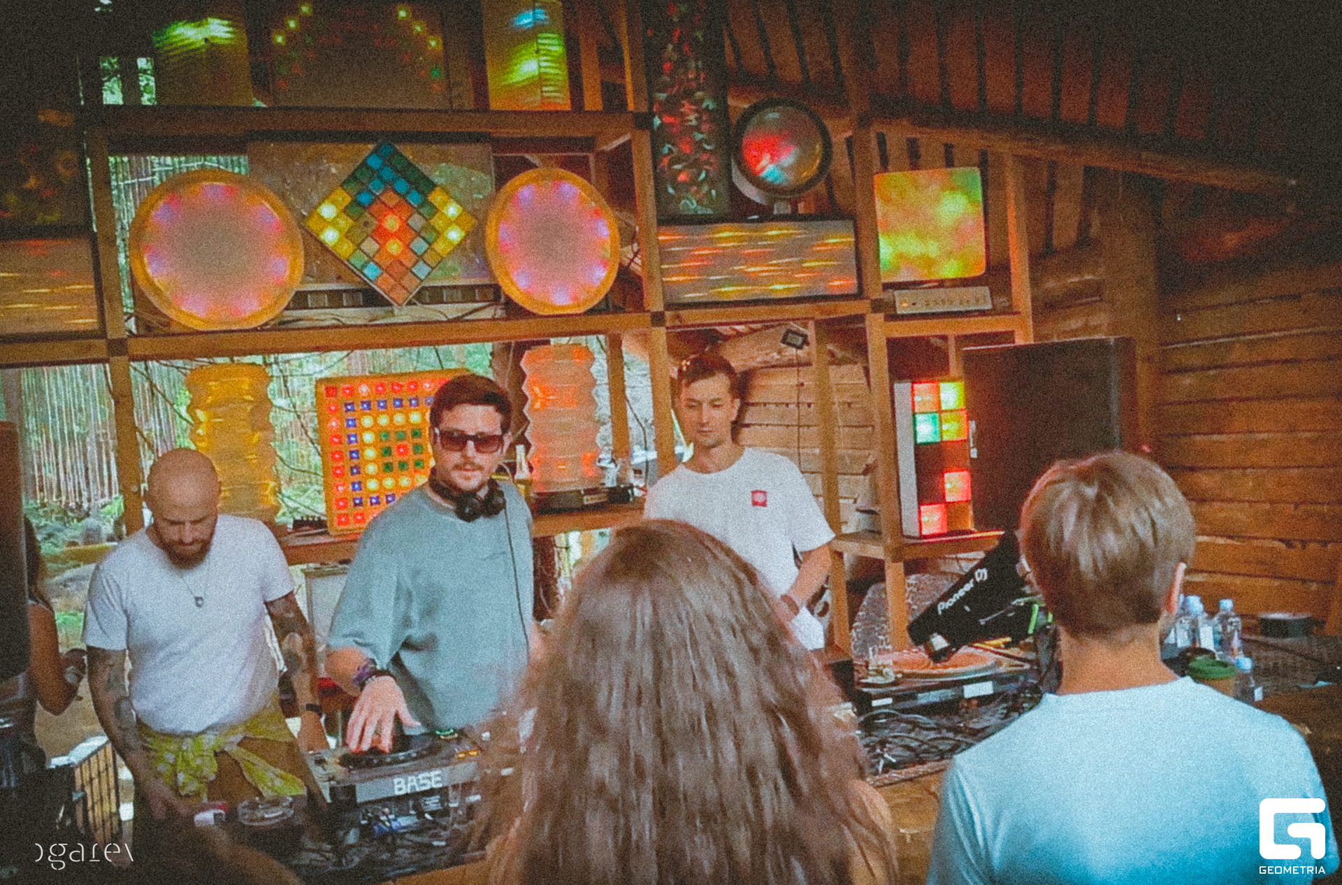 OUTLINE 2025-174.jpg