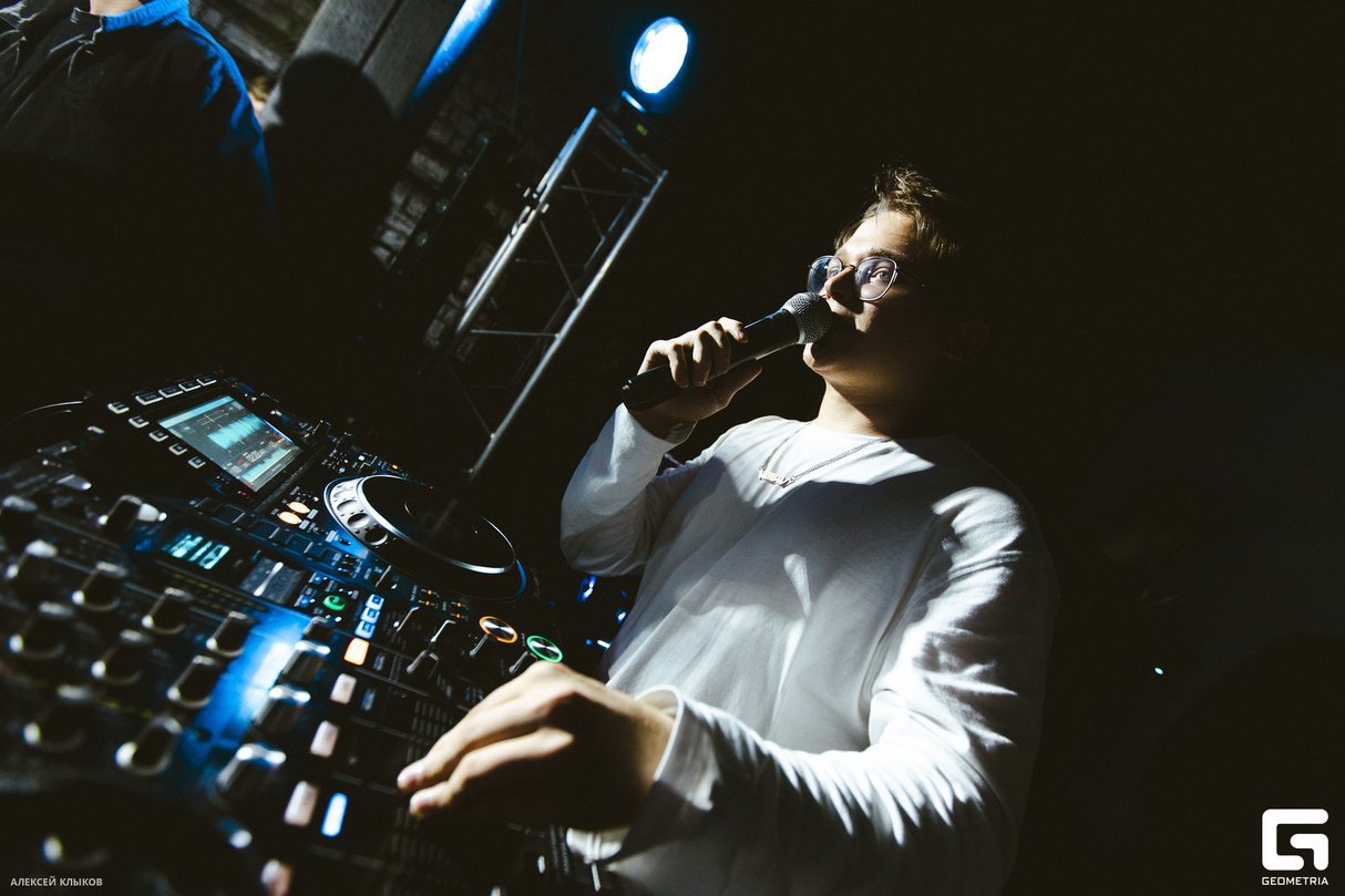 BACKSTAGE x ИСКРА 19