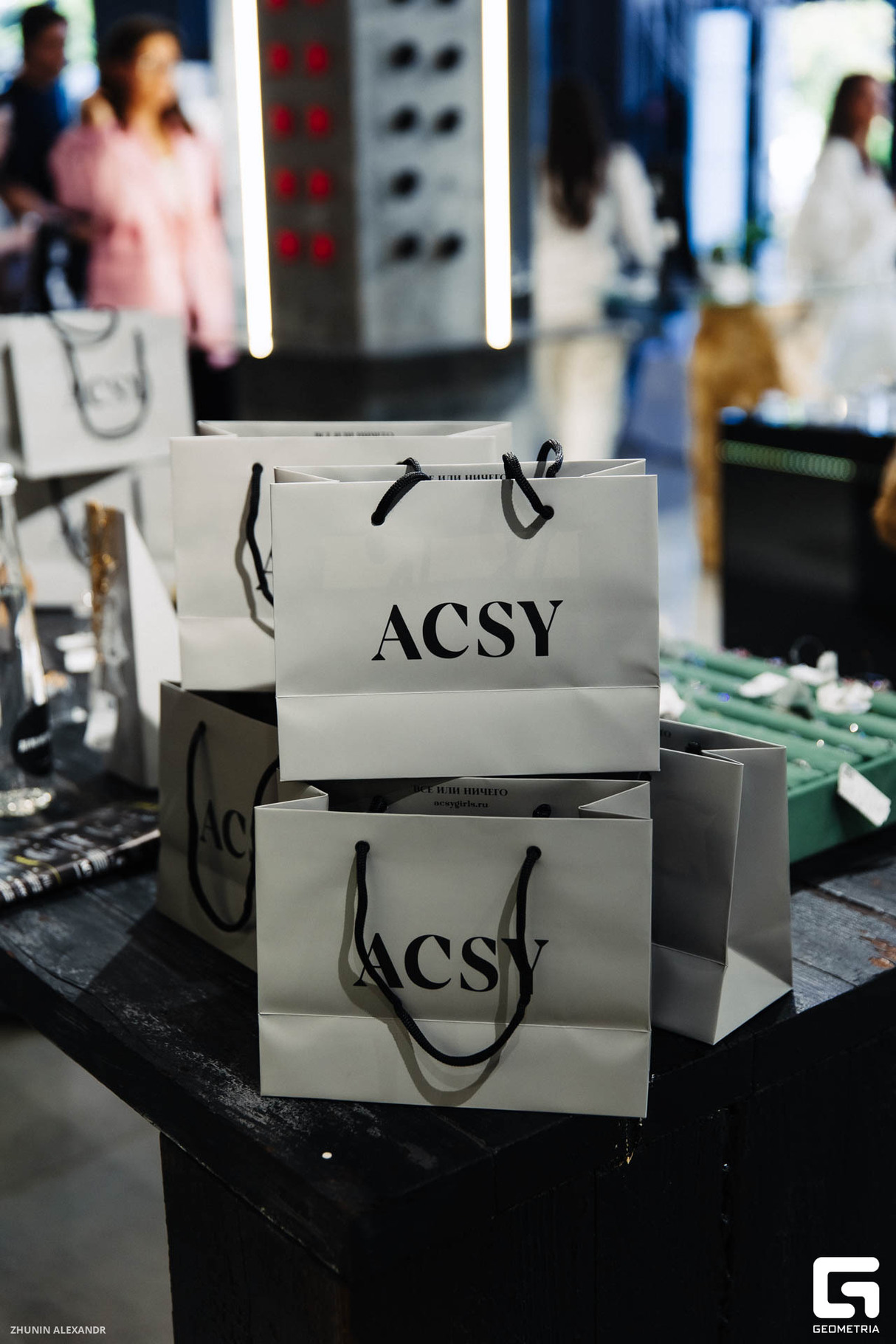NIGHT SHOPPING 7