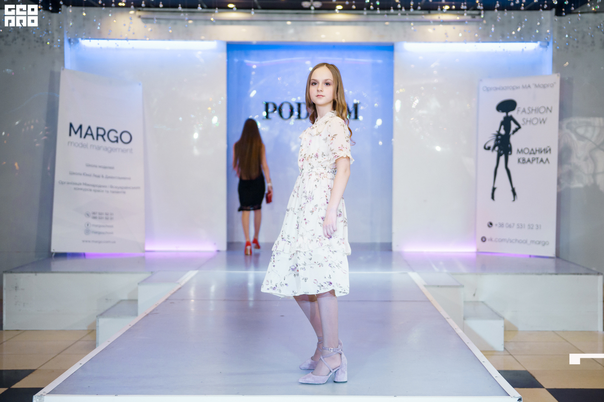 Podium - Відкритий урок Школи MARGO  Fashion show "Модний квартал" Ч2 7