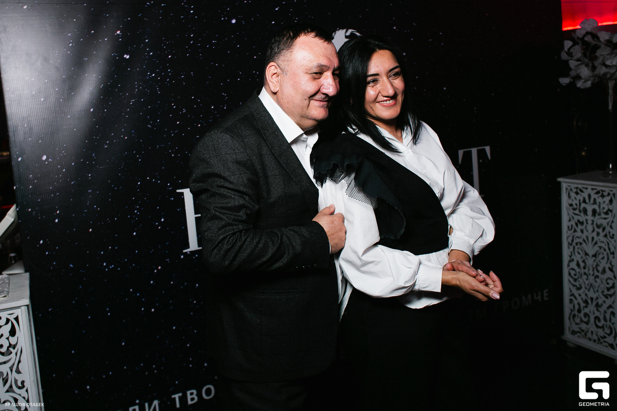 Пятничный вечер в караоке «Бархат» 30
