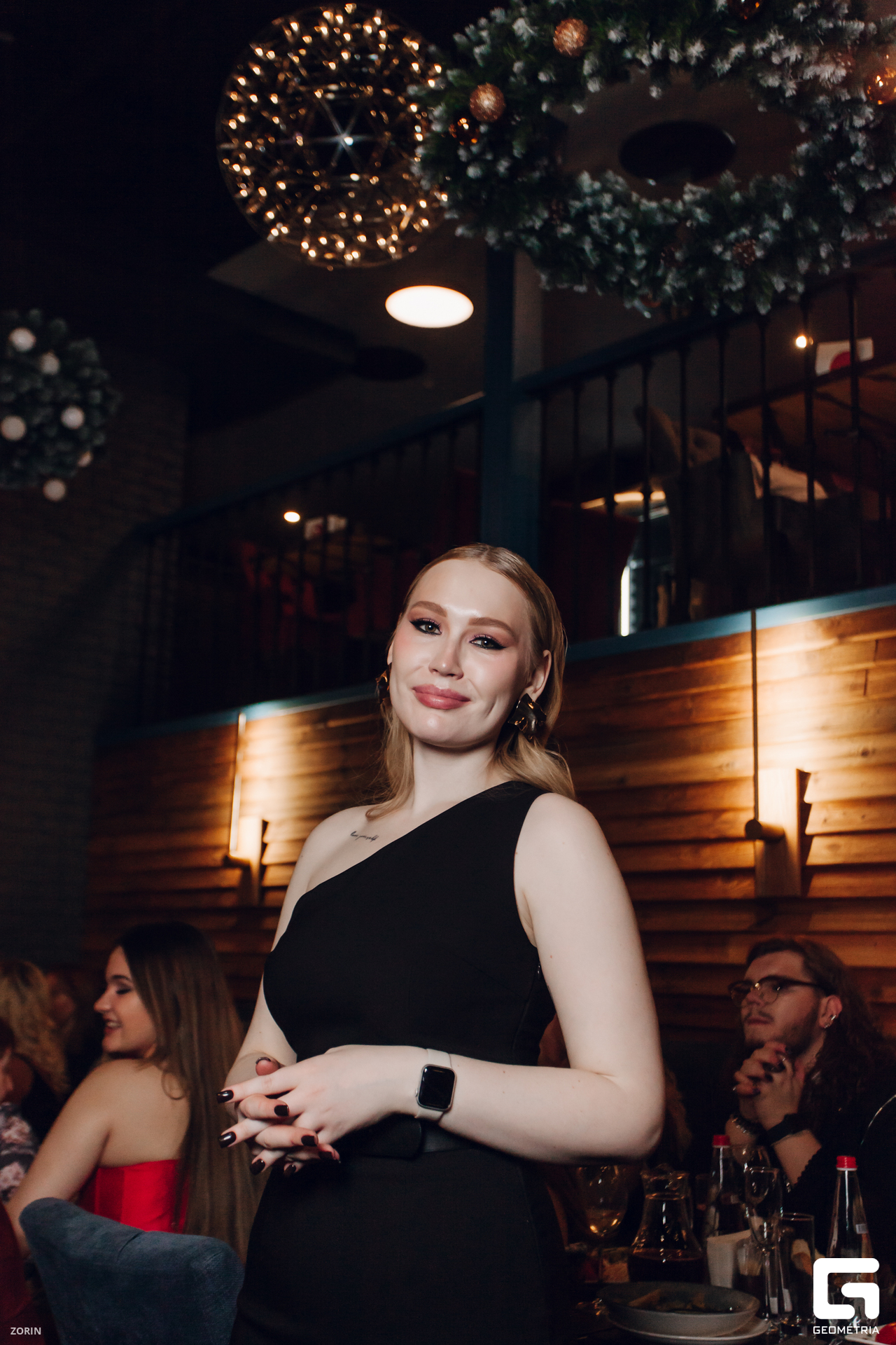 054-20-16-55-18-12-24- Zorin.jpg