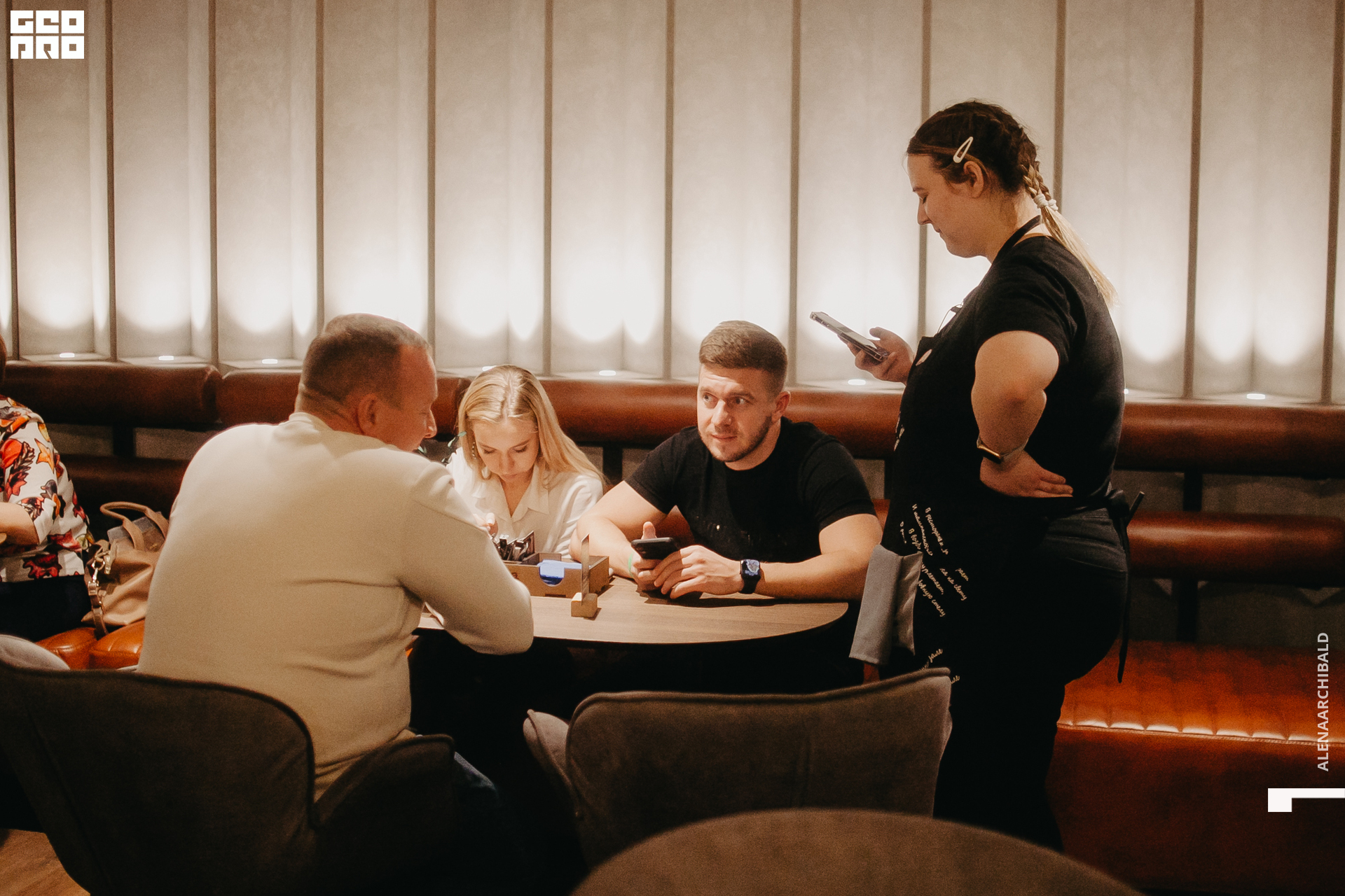 2022-11-18 20-00-27_alenaarchibald004.JPG