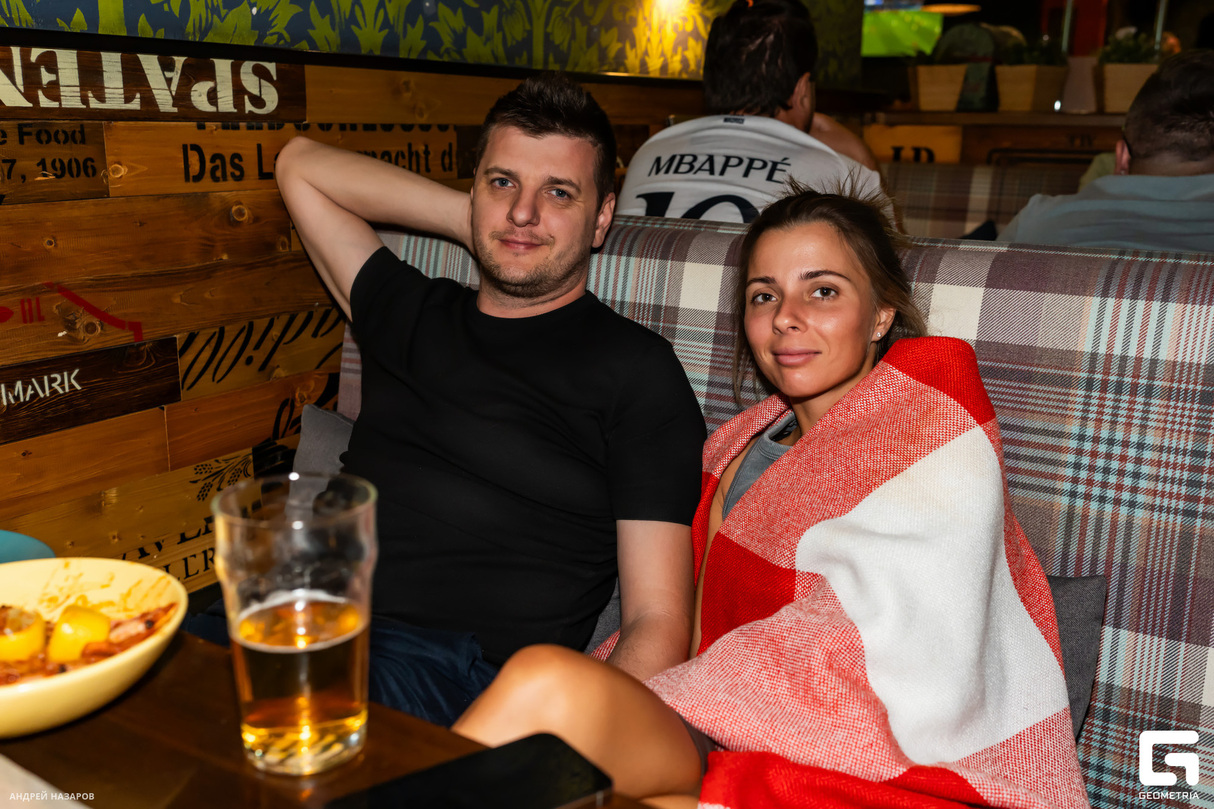 Финал Чемпионата Европы по футболу в Olster pub 27