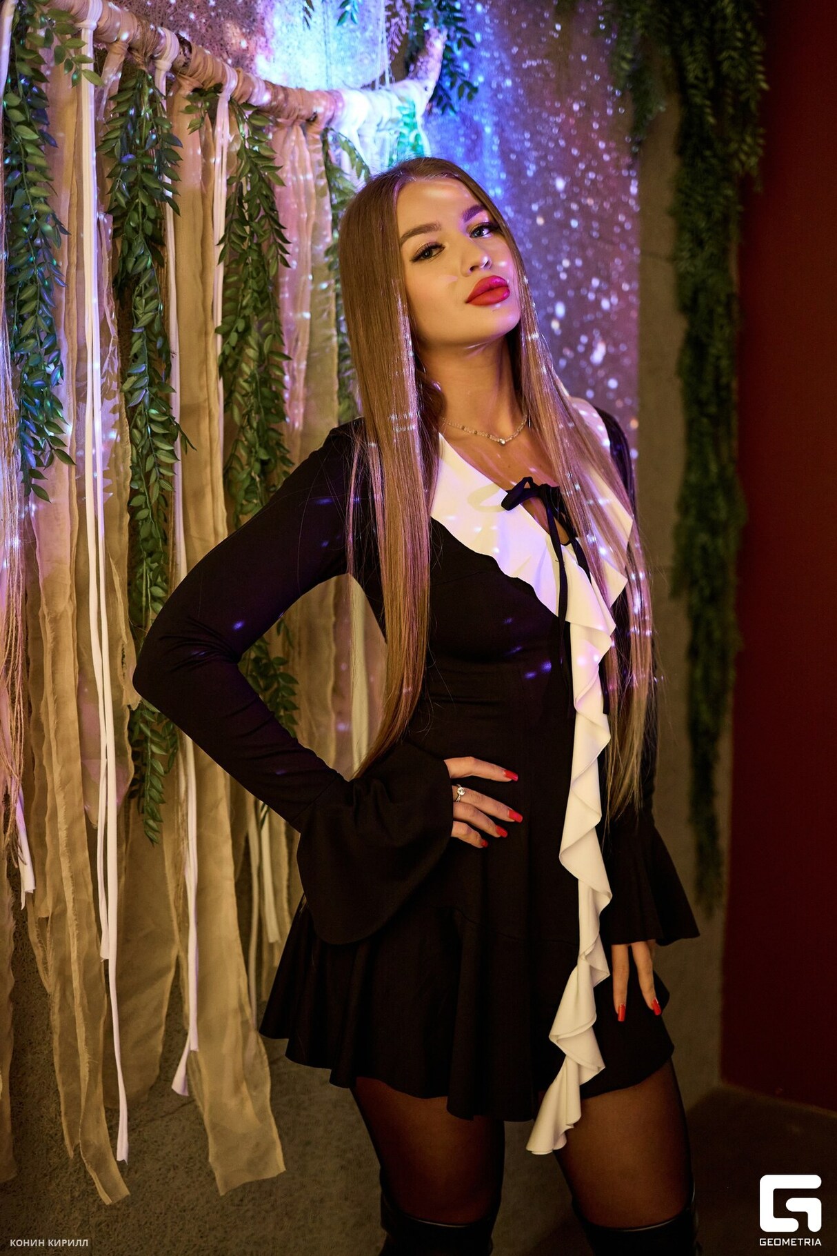 SPECIAL GUEST CATMOONK | LIGHT  ROOM 9