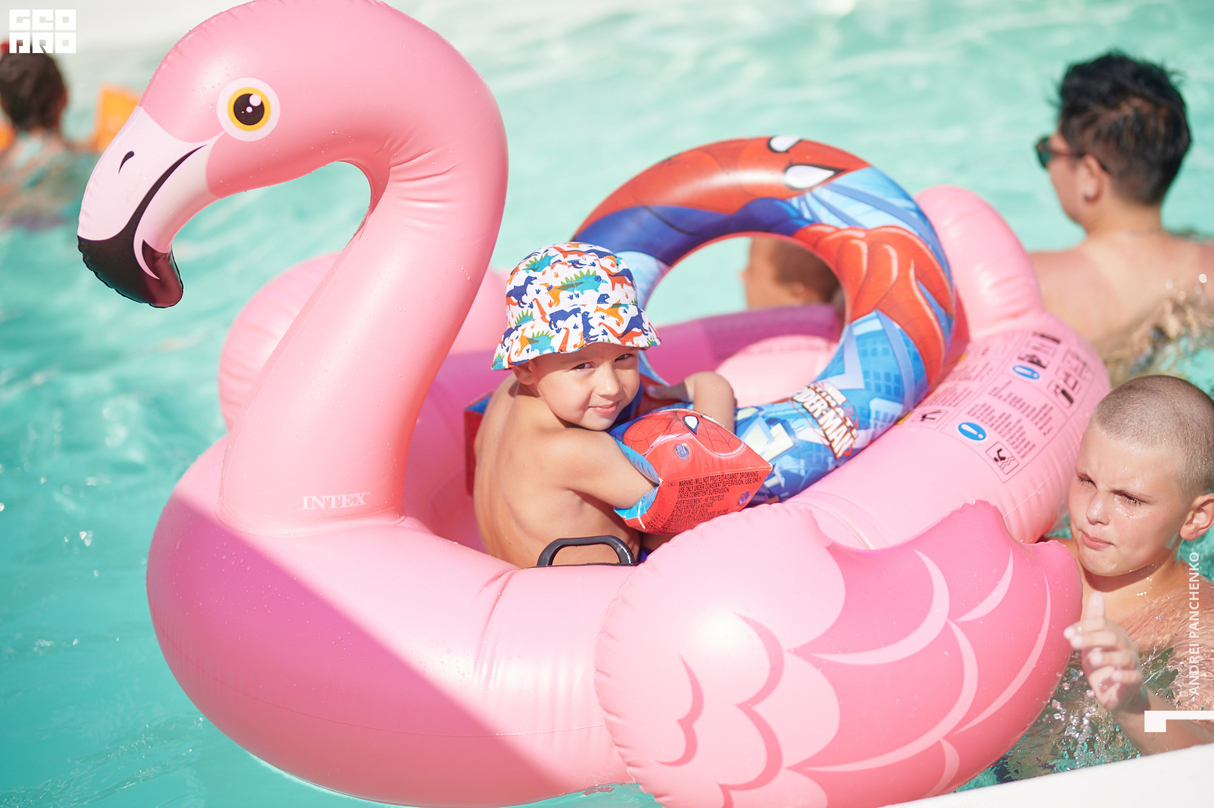 Day pool party 23