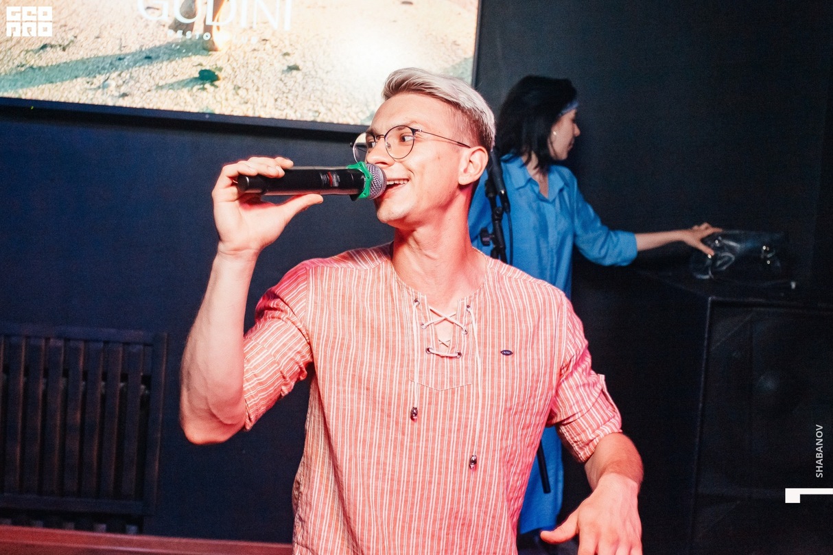 Friday party 23