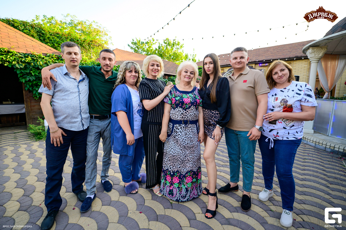 Суббота в кафе "Джрвеж" 28