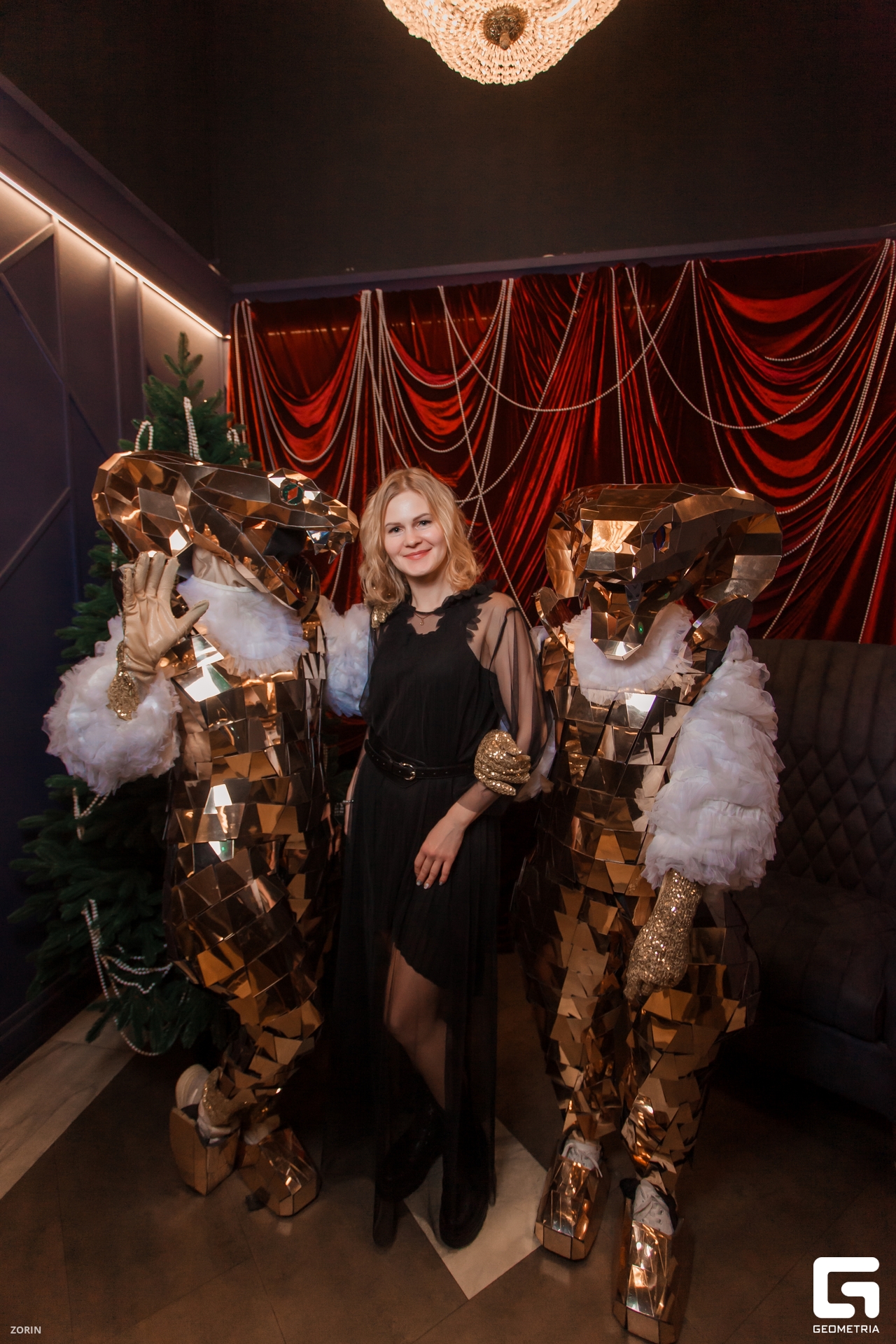 001-19-06-33-28-12-24- Zorin.jpg