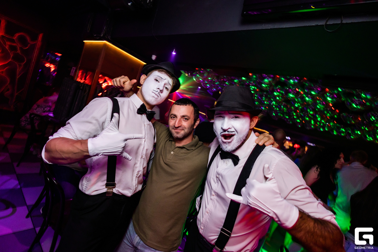 Saturday party 16