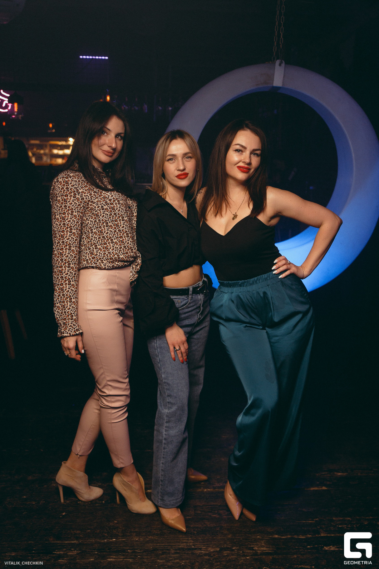 NEON в ЧАЙКЕ на Пляже 11