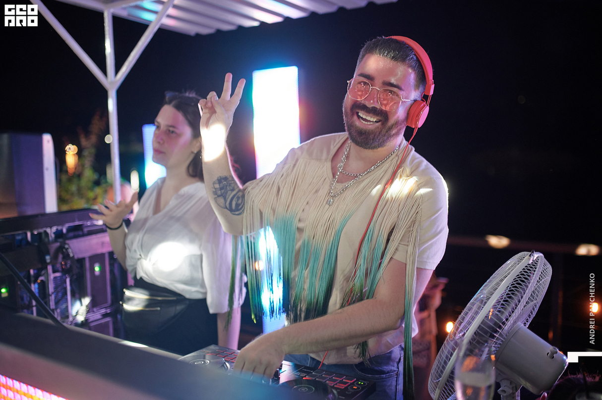 Night pool party 11