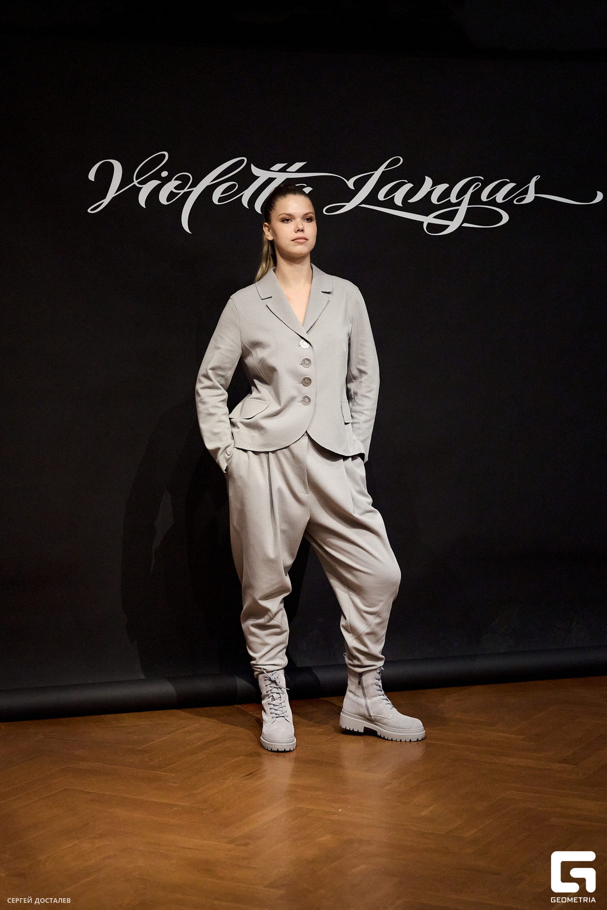 Показ коллекции «Линии отражений» бренда VIOLETTA LANGAS 7