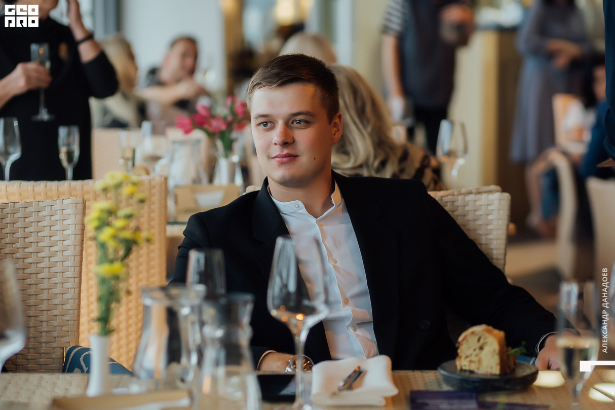 Гастрономический ужин в roof top bar "МАЯКОВСКИЙ" совместно с проектом LWine и Винной Академией WineState 15