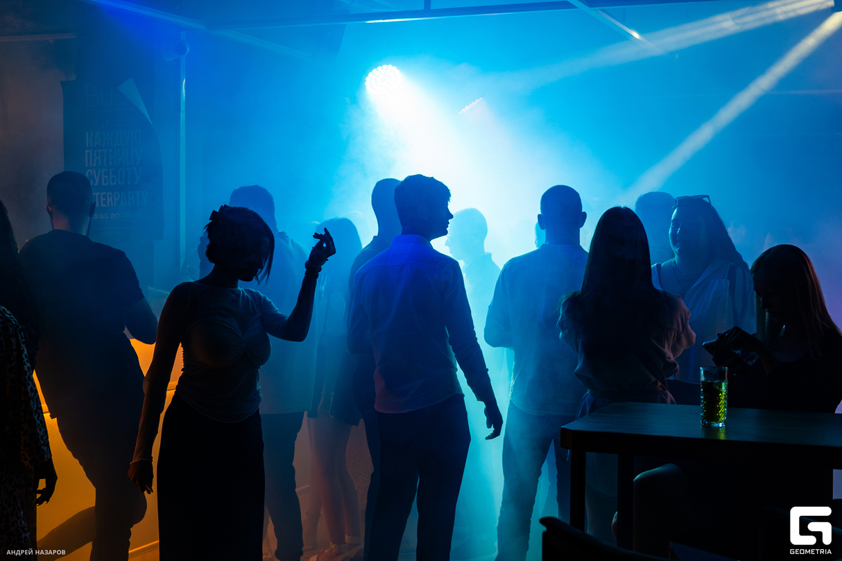 Saturday party 30
