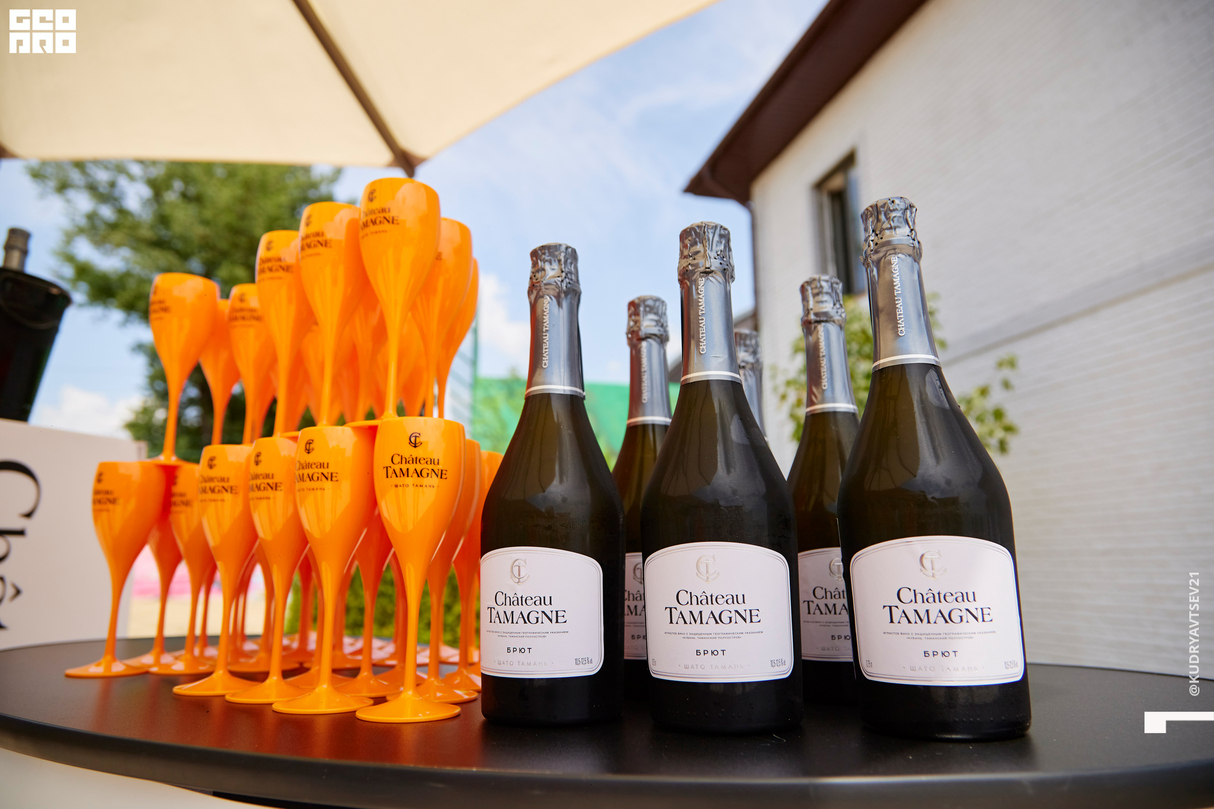Welcome to Zagarro beach club 7