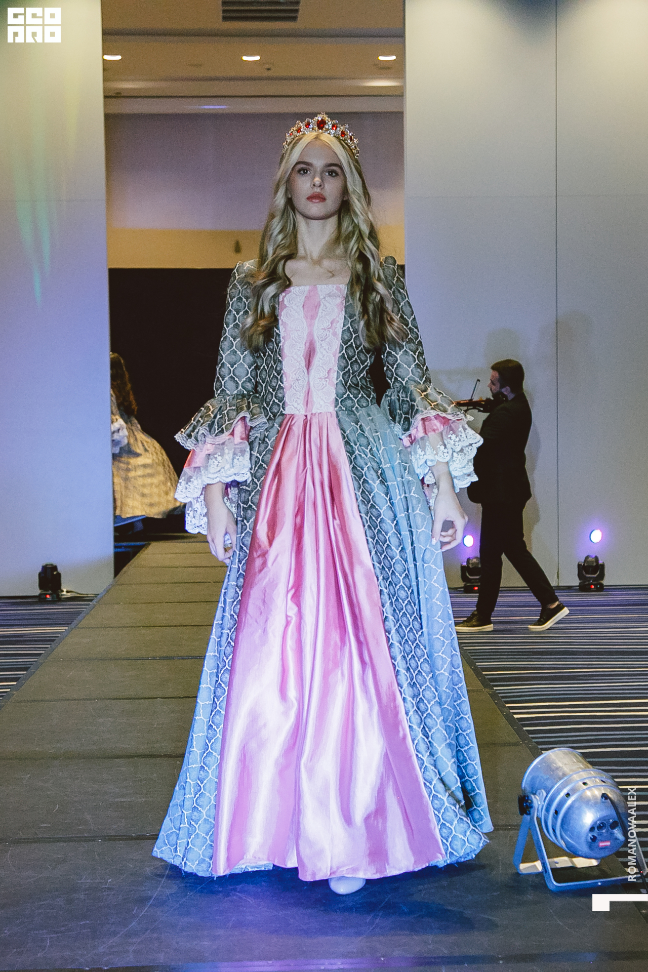 056 221011 025511 @romanovaalex.jpg