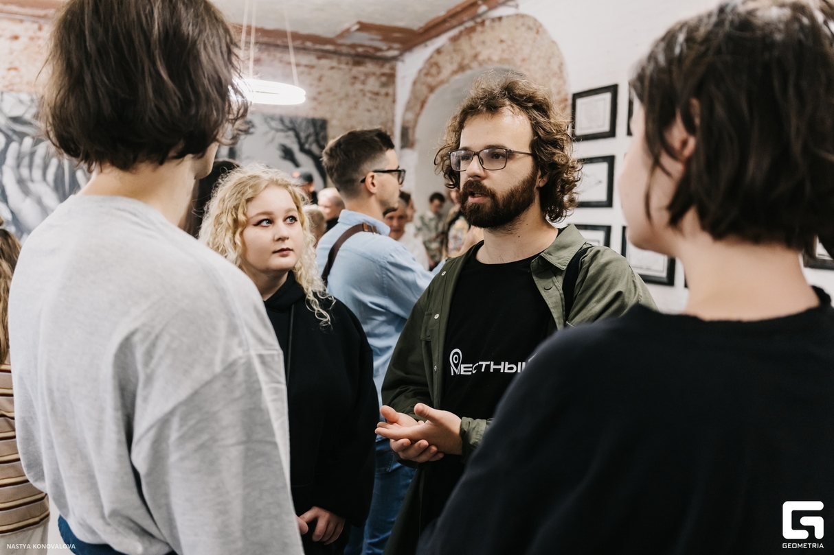 Вернисаж выставки «Время собирать камни» Никиты Номерза 24