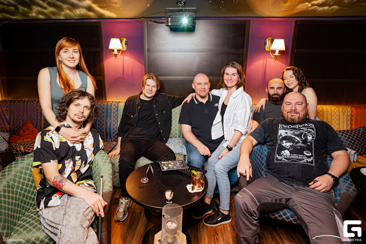 Saturday chill at Simply 33 Grill & Cinema, Karaoke Club 15