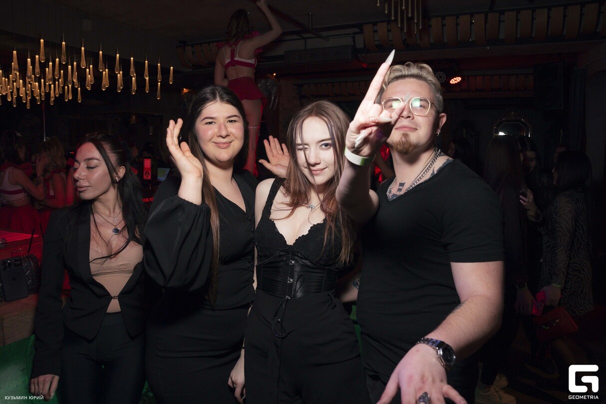 ПЯТНИЦА В BESTUZHEV BAR 30