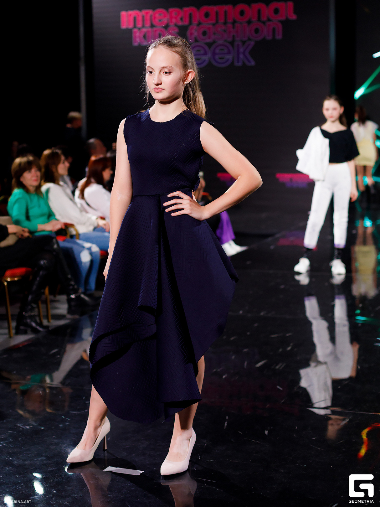 ШКОЛА КУТЮРЬЕ НА INTERNATIONAL KIDS FASHION WEEK 19