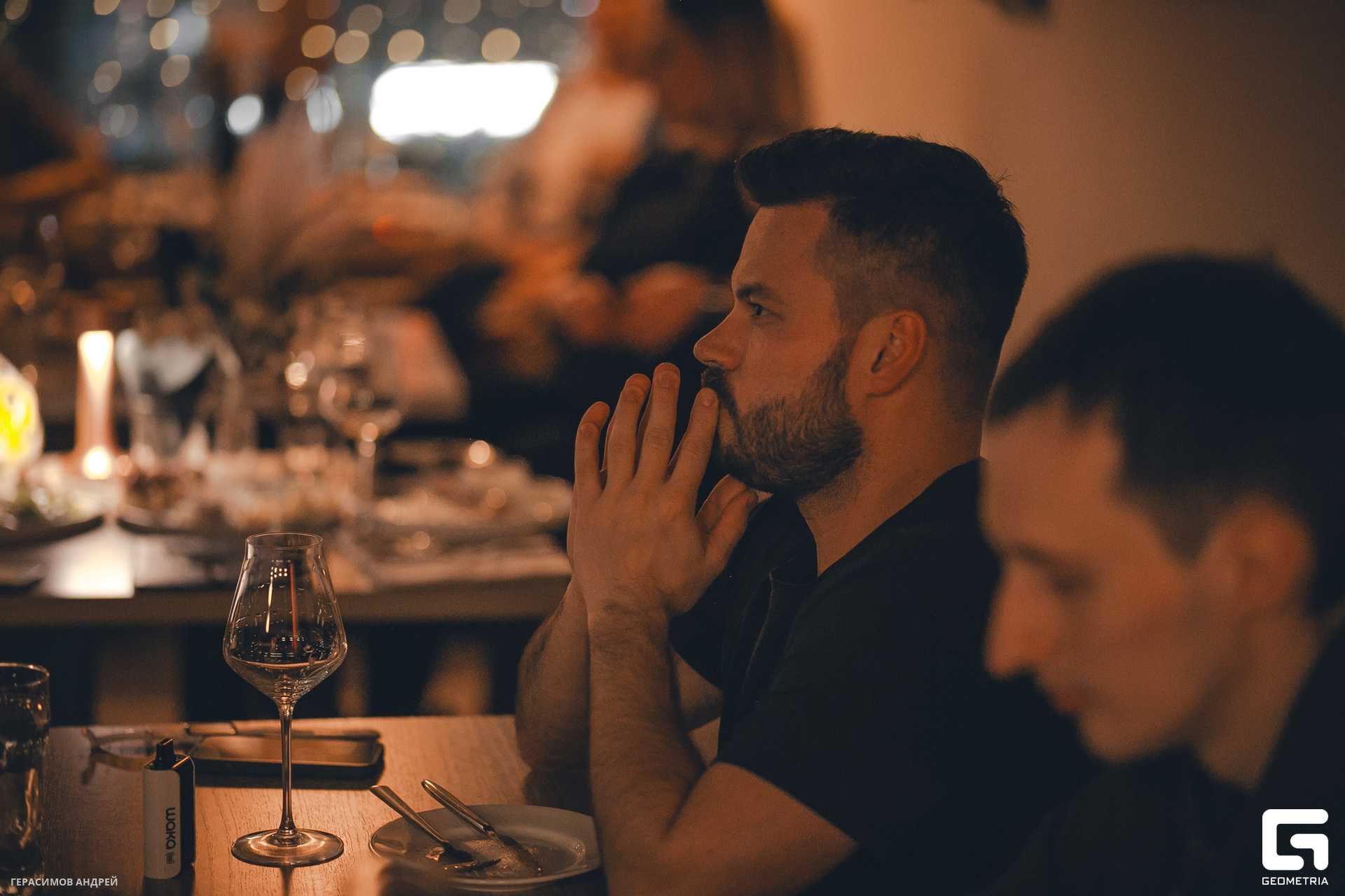 065  Wine station 16.11.jpg