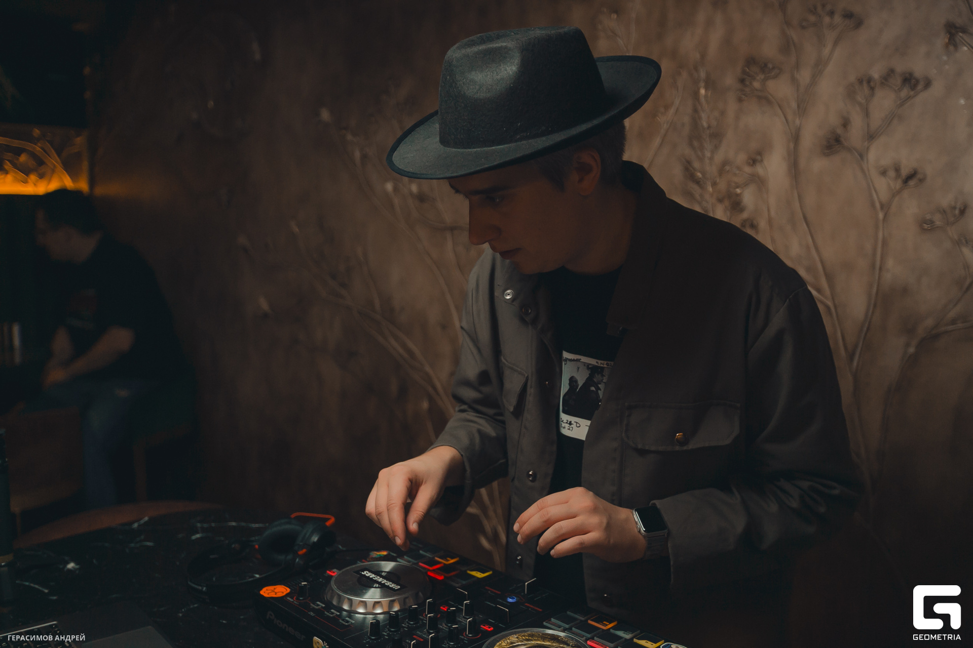 030 Bloom bar 1. 12.jpg