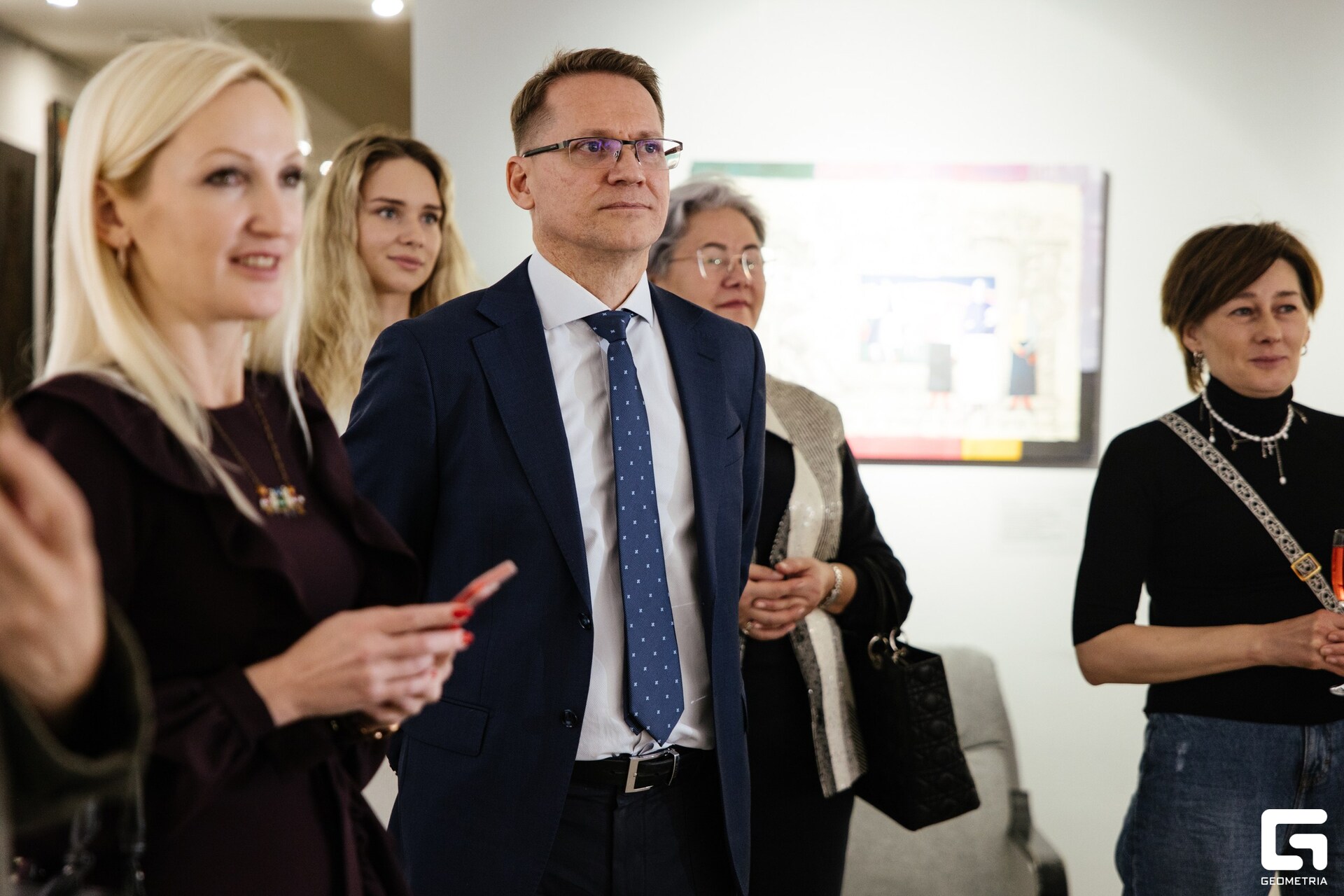 Element (31)_resized.jpg