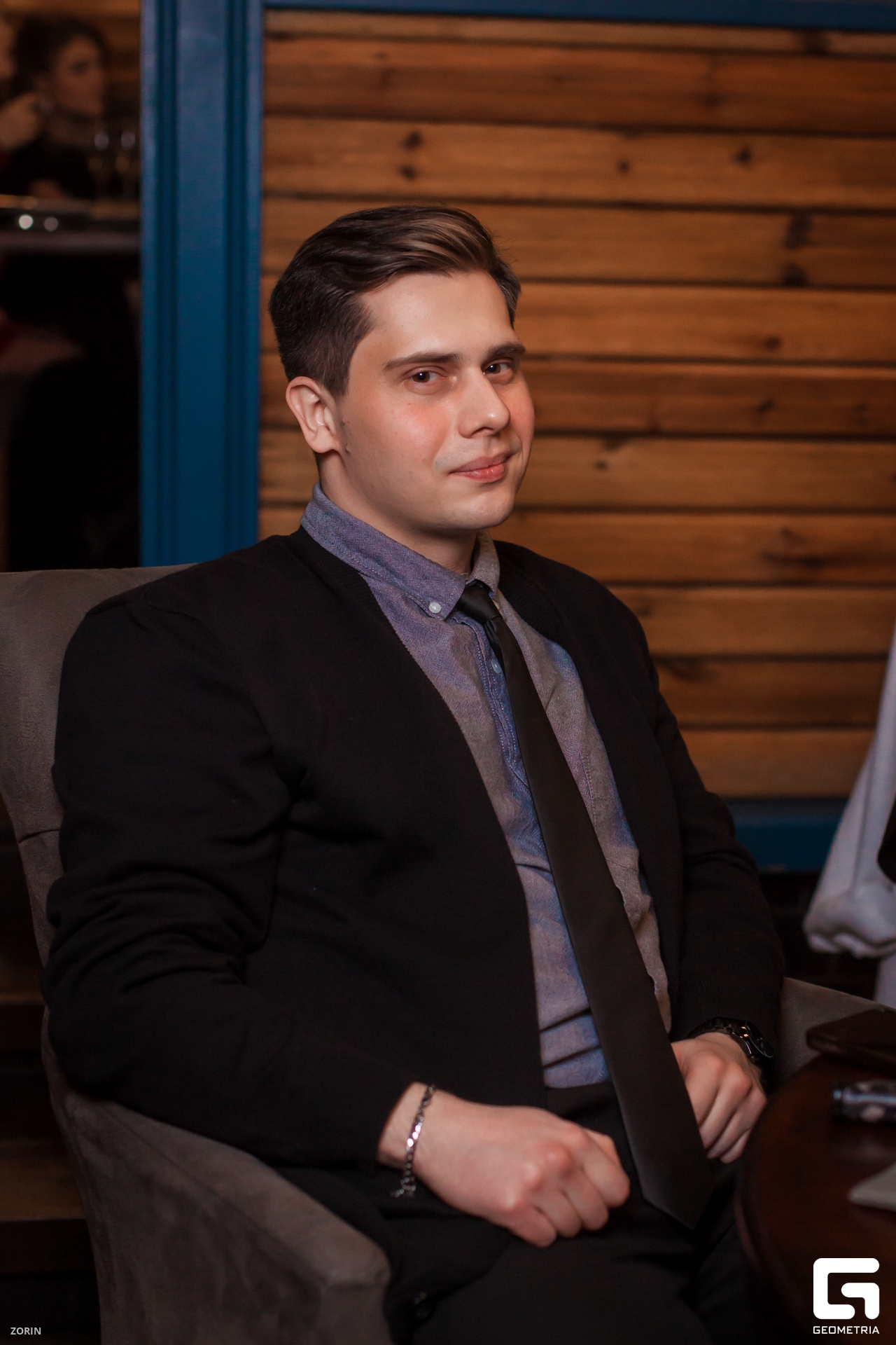 061-20-19-59-28-12-24- Zorin.jpg