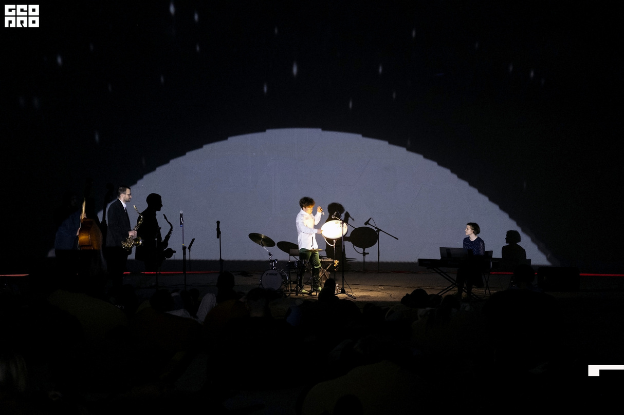 MELANCHOLIC JAZZ IN OUTER SPACE 18