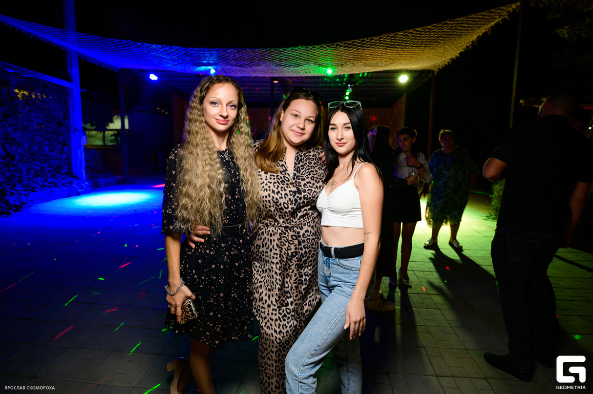 Выходные в кафе "Grill park" 16