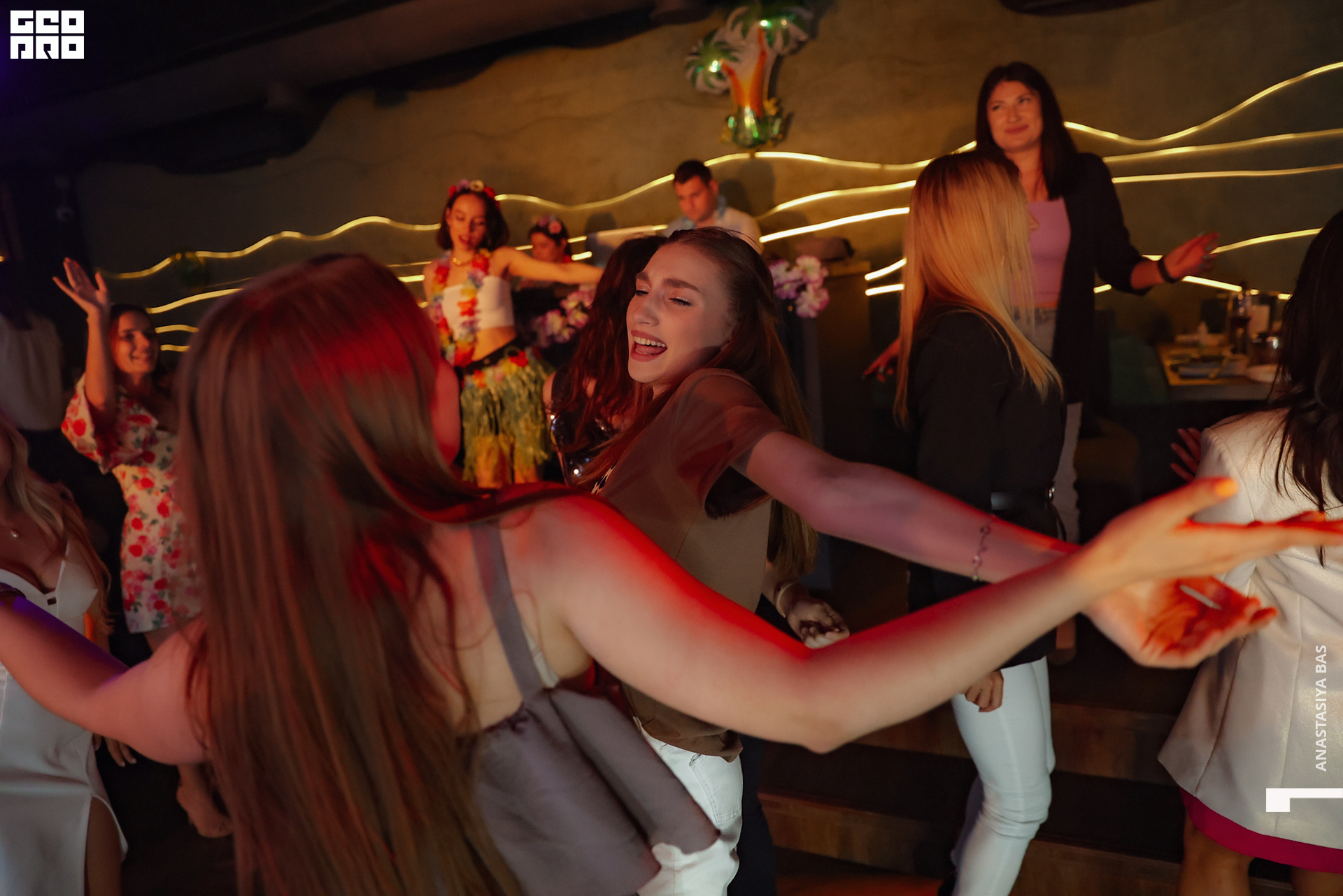 4.06 Applause-024.jpg