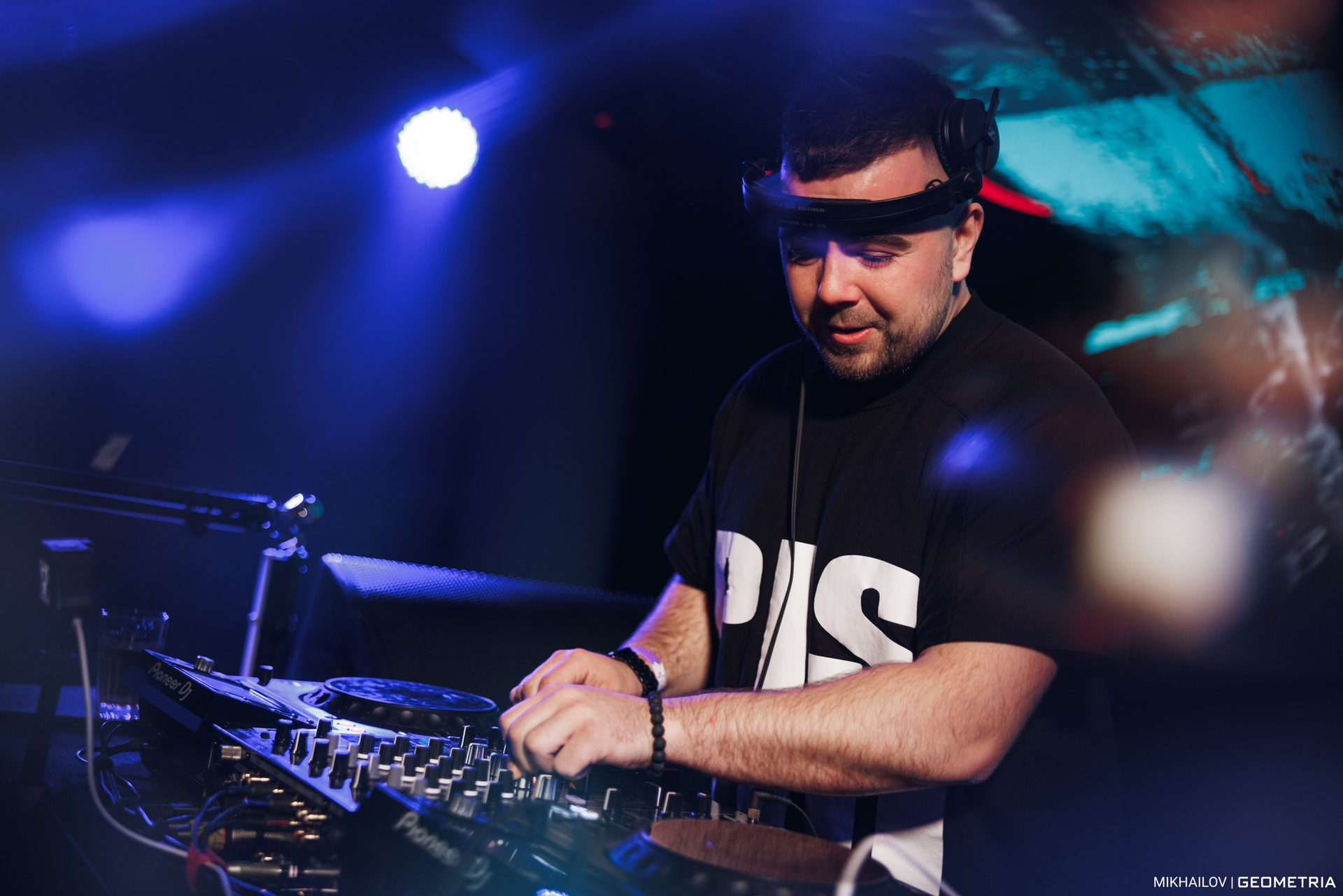 004-180425-4506 mikhailov-weblogo.jpg