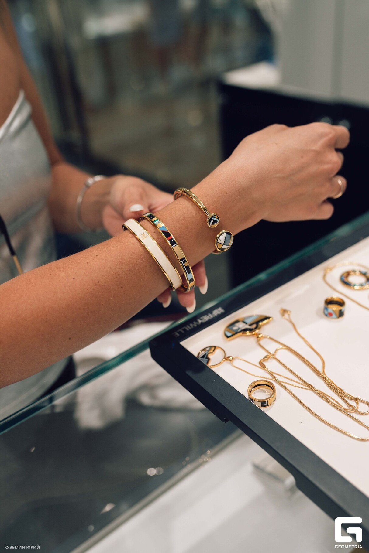 Shopping club в Frey Wille 12