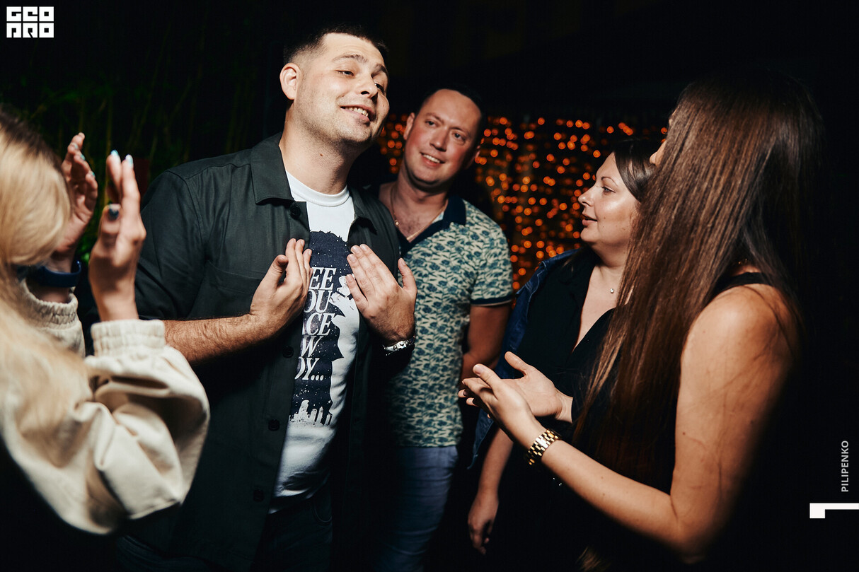 Saturday party 27