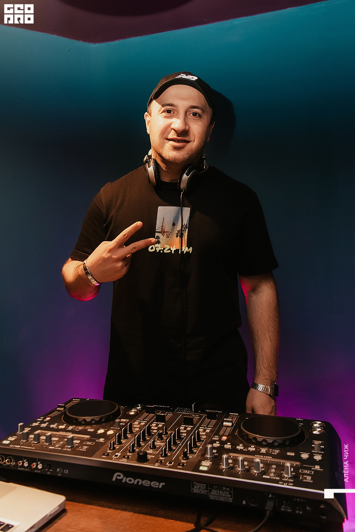 Препати DJ-cafe в «Жёлтом Шкафу» 22