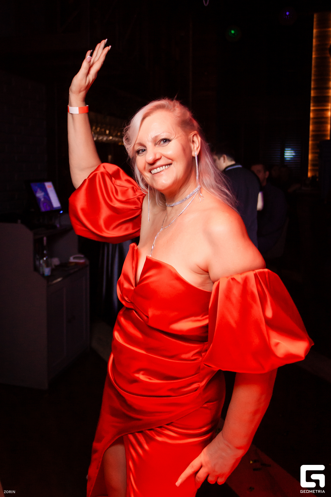 186-00-58-56-01-01-25- Zorin.jpg