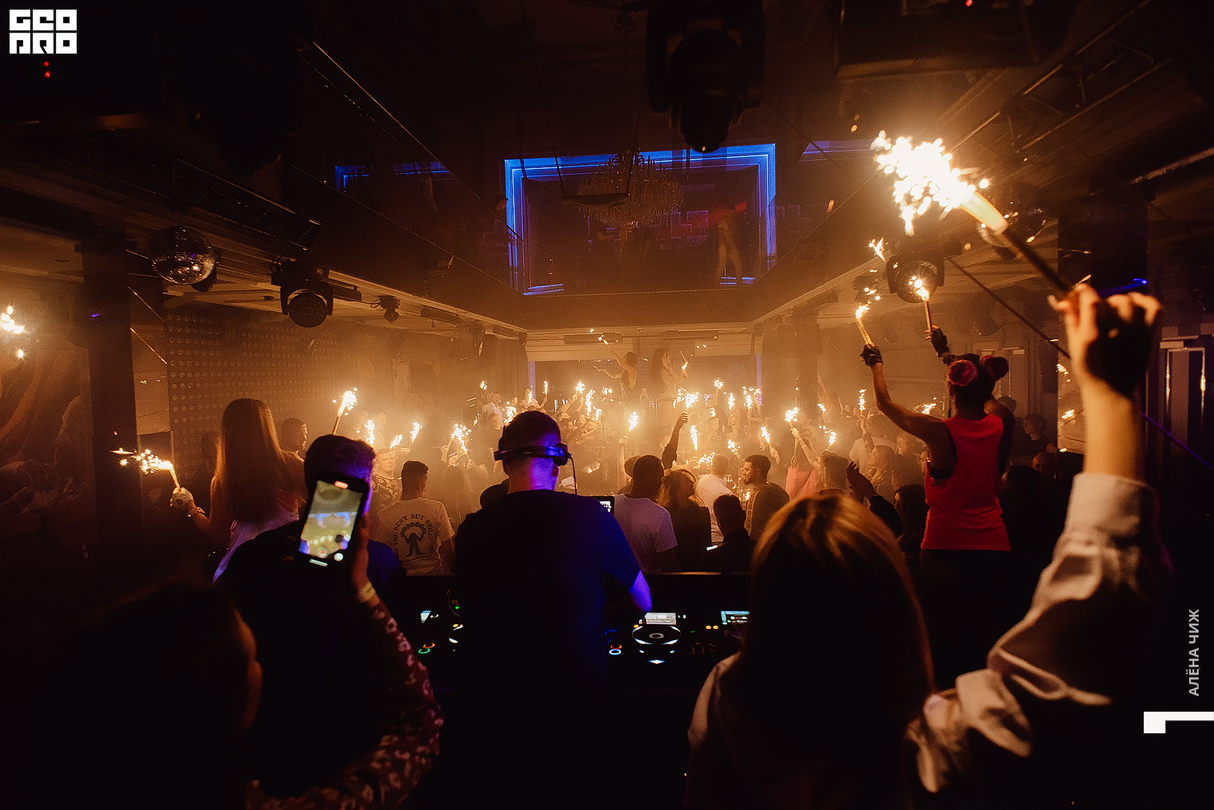 THE TOP CLUB WKND 28