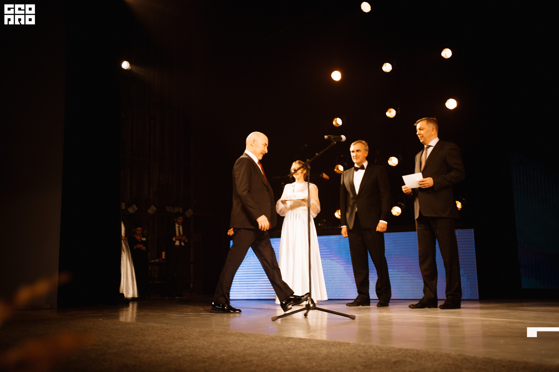 233_21-12-09 ISAEVA KASHIN SHVETS.jpg