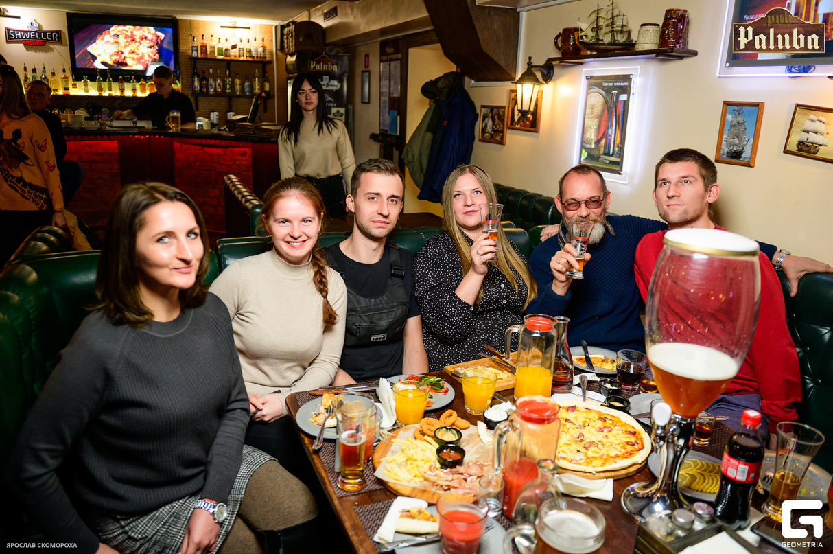 Пятница в PUB Paluba 18