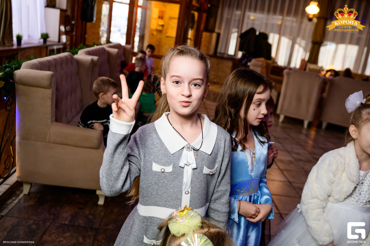 Воскресенье в кафе "Корона" 9