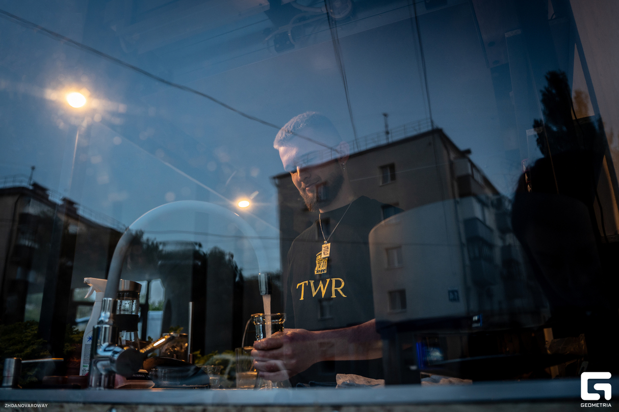 Пятничный вайб в TWR HOOKAH LAB 21
