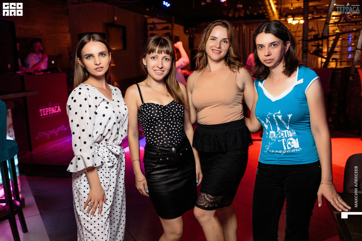 Пятница в кафе Терраса 28