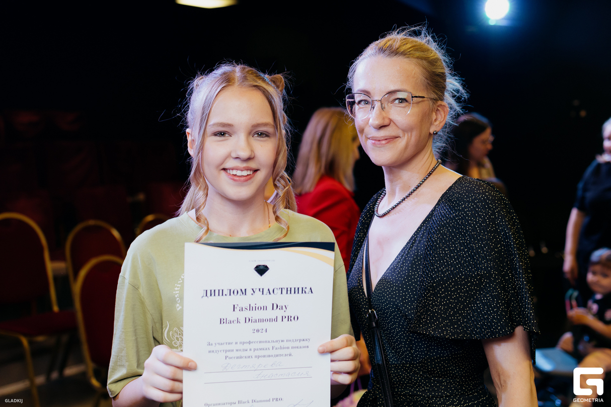"Summer fashion day": отчетный показ модельного арт-агентства Black Diamond PRO 17