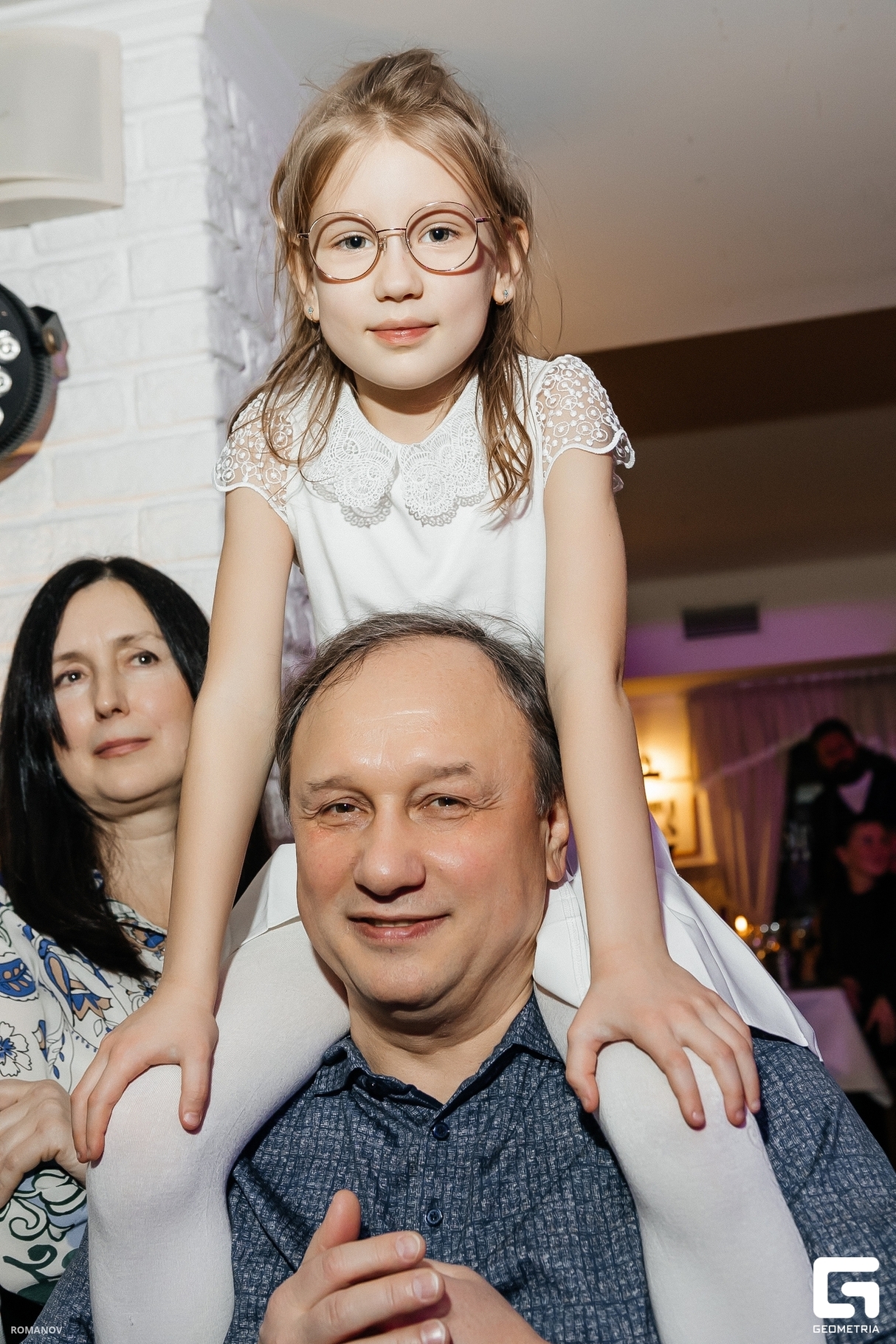 Вечер пятницы в Stroganoff Bar & Grill 18
