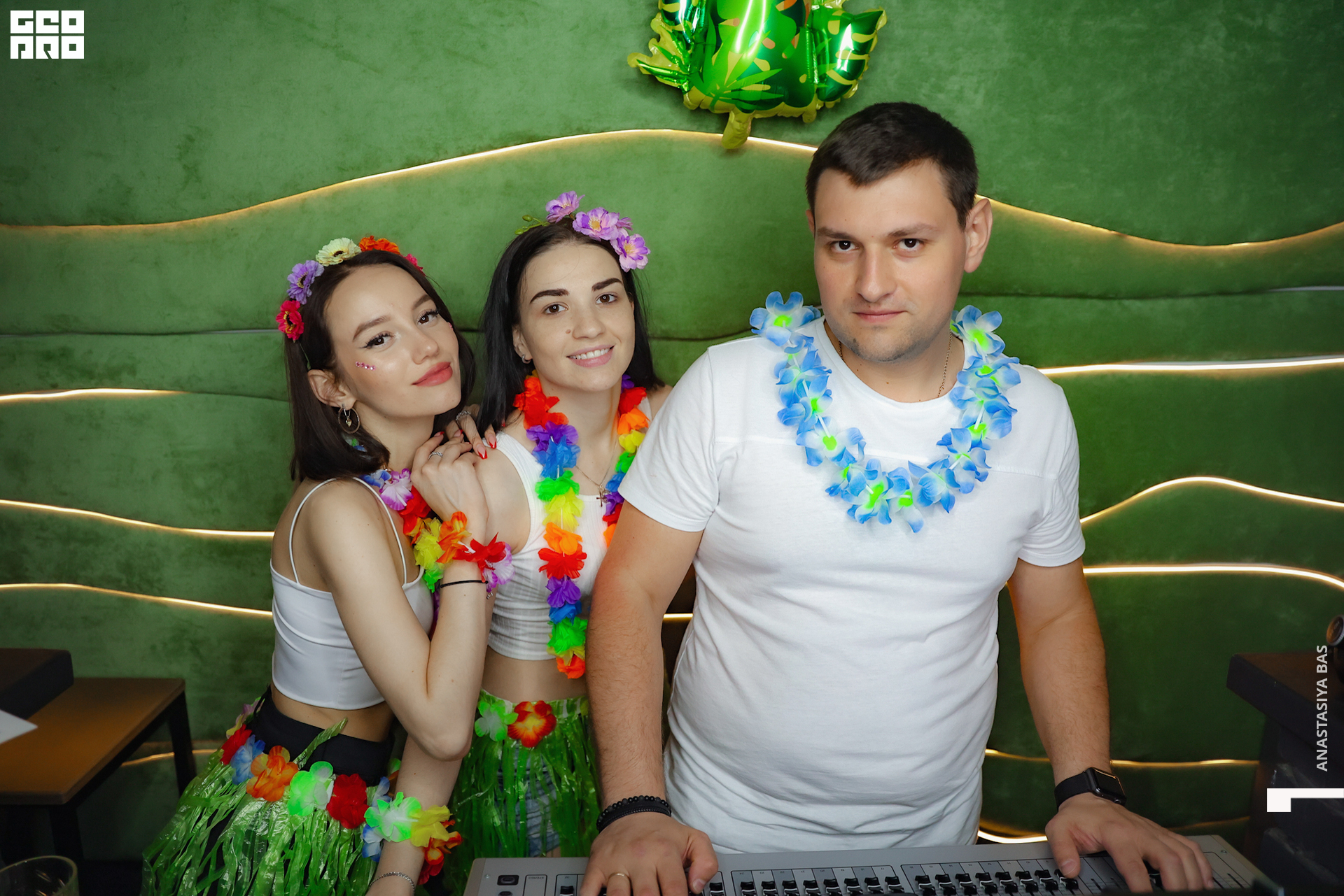 4.06 Applause-061.jpg